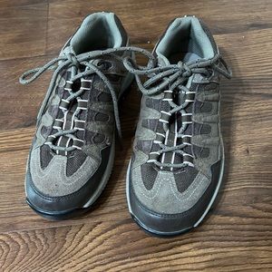 Women’s Demali Hiking Shoes, sz 8